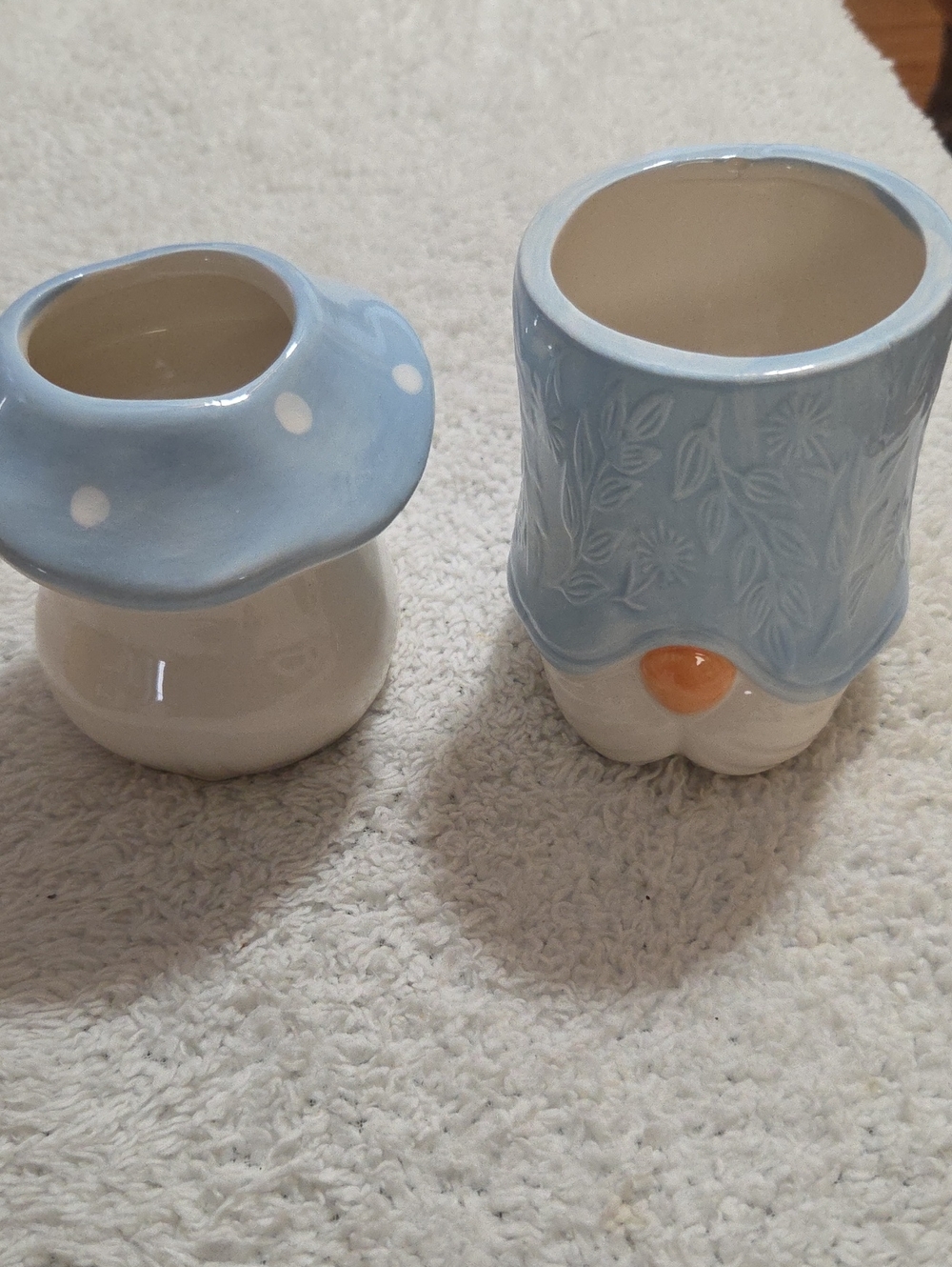 NWT GNOME AND MUSHROOM CERAMIC PLANTERS